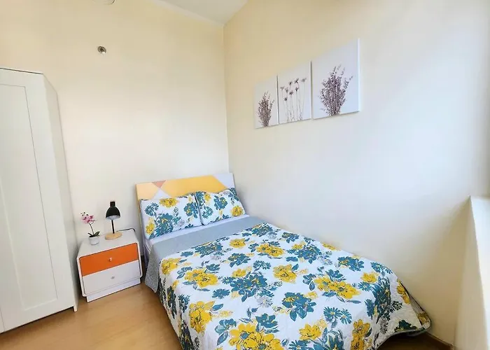 Bgc Fresh & Cozy Near Burgos Circle With Fast Internet Connection Apartment Manila